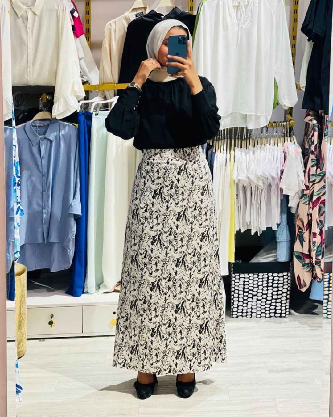 Lamma satin skirt