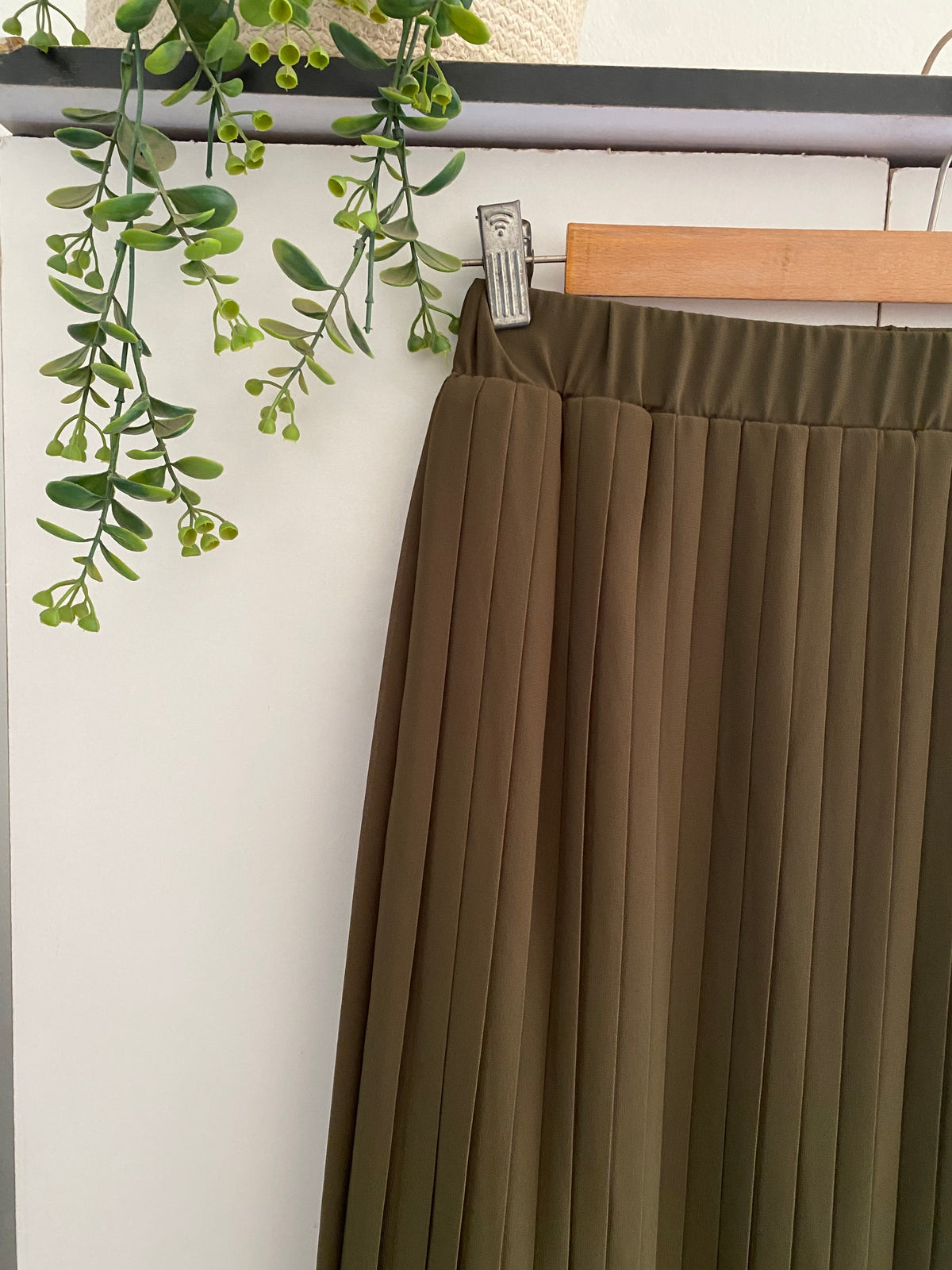 Plain Chiffon Pleated Skirt - Army